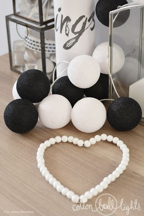 Cotton Balls Black&White 10L Cotton Balls Black&White 10L