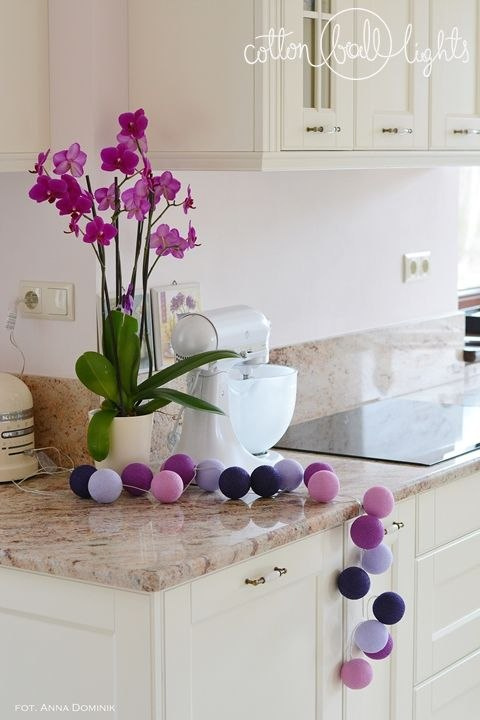 Cotton Balls Violets by Cotton Ball Lights 10L Cotton Balls Violets by Cotton Ball Lights 10L